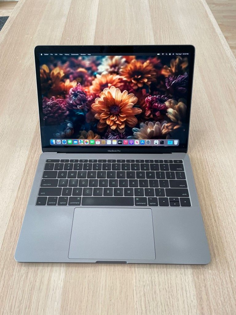 Apple MacBook Pro 13” 2017 2.3Ghz i5 8GB 256GB Fully Functional Apple MacBook Pro 13” 2017 2.3Ghz i5 8GB 256GB Fully Functional