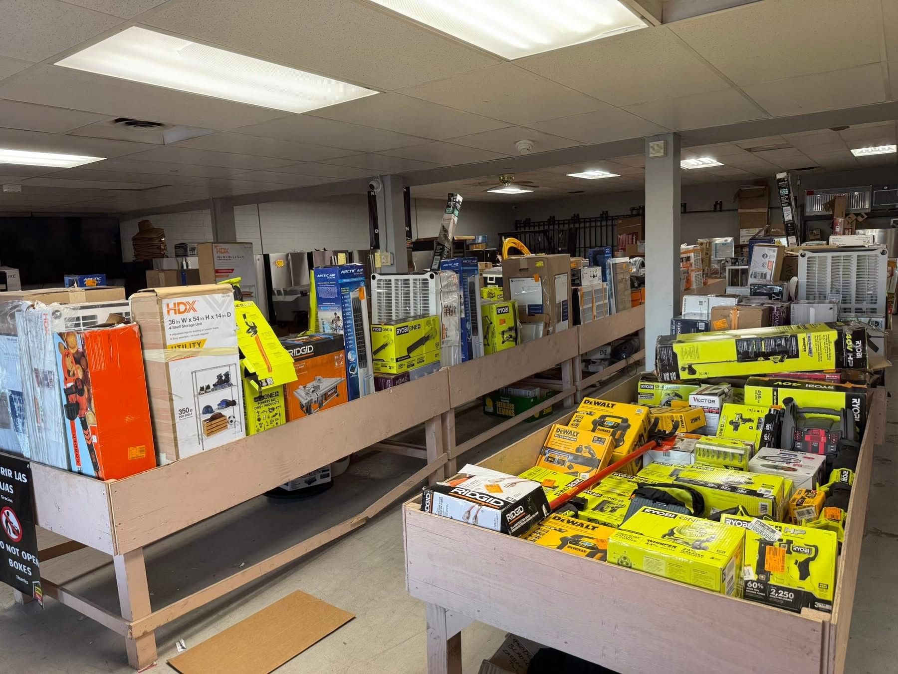 π‘ π₯ HUGE BIN SALE β TOMORROW! π₯ π‘ π Desert Deals Liquidation 1322 s 4th ave Yuma az 85364 π Any item you grab from the bins is just $35! You re