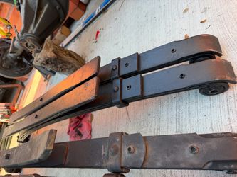 Tacoma leaf springs
