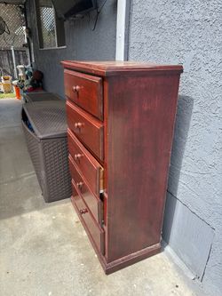 Dresser