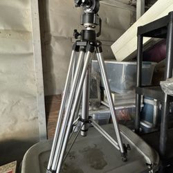 Bogen Tripod With Hard Shell Carrying Case