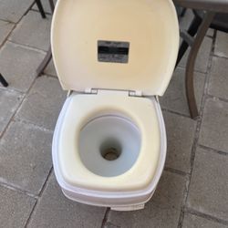 RV Toilet Aqua Magic