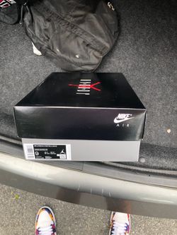 Jordan low IE concert size 9