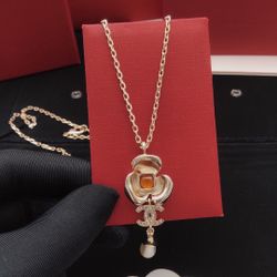 Fashionable Necklace 