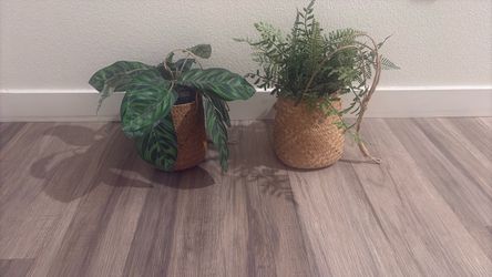 Fake plants with bamboo basket and net to hang