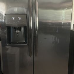 Fridge/ Refrigerator 