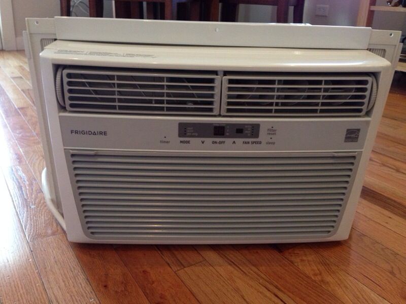 Frigidaire Window Air Conditioner/Model #: LRA087AT7