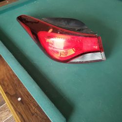 2014/2015/2016 Hyundai Elantra Taillight Drivers Side With Harness And Bulbs