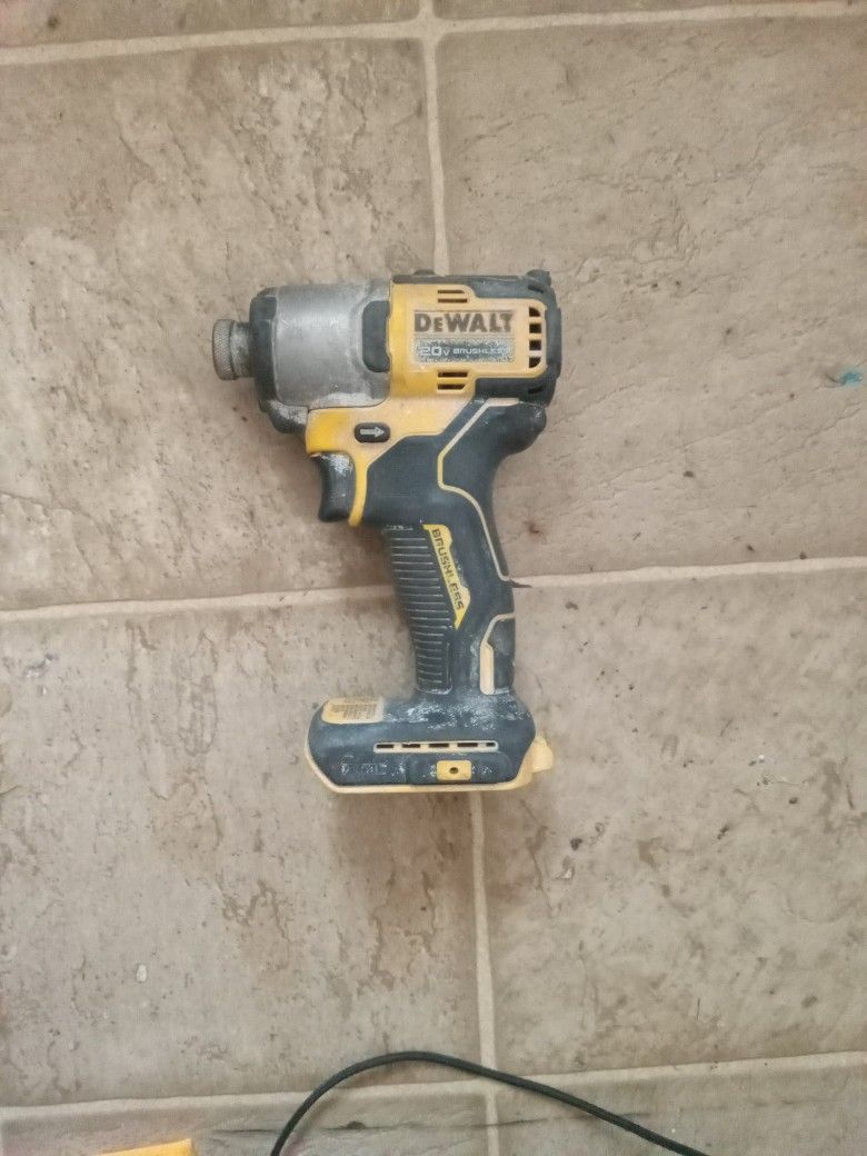 Dewalt DCF840 1/4" Cordless Impact Driver 20v Brushless Type 1