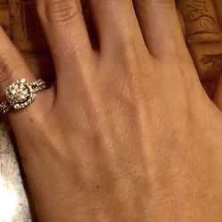 PRICE DROP!!! Engagement Ring ($3000 OBO) 