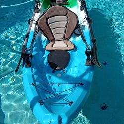 VIBE 2 PERSON KAYAK WITH PADDLES 