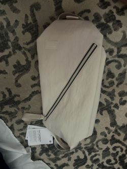 Lululemon Fast Track bag (belt bag)