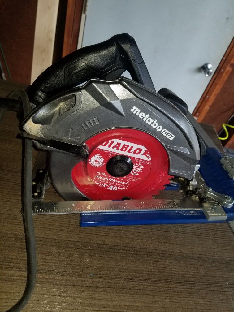 Metabo/Hitachi Circular Saw With KREG RIP CUT Jig