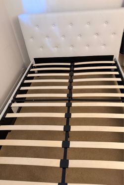 Full Size Platform Bed **Like New