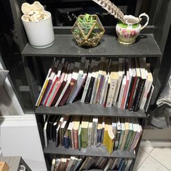 Modern Black 4-Tier Bookshelf – Minimalist / Ladder Style