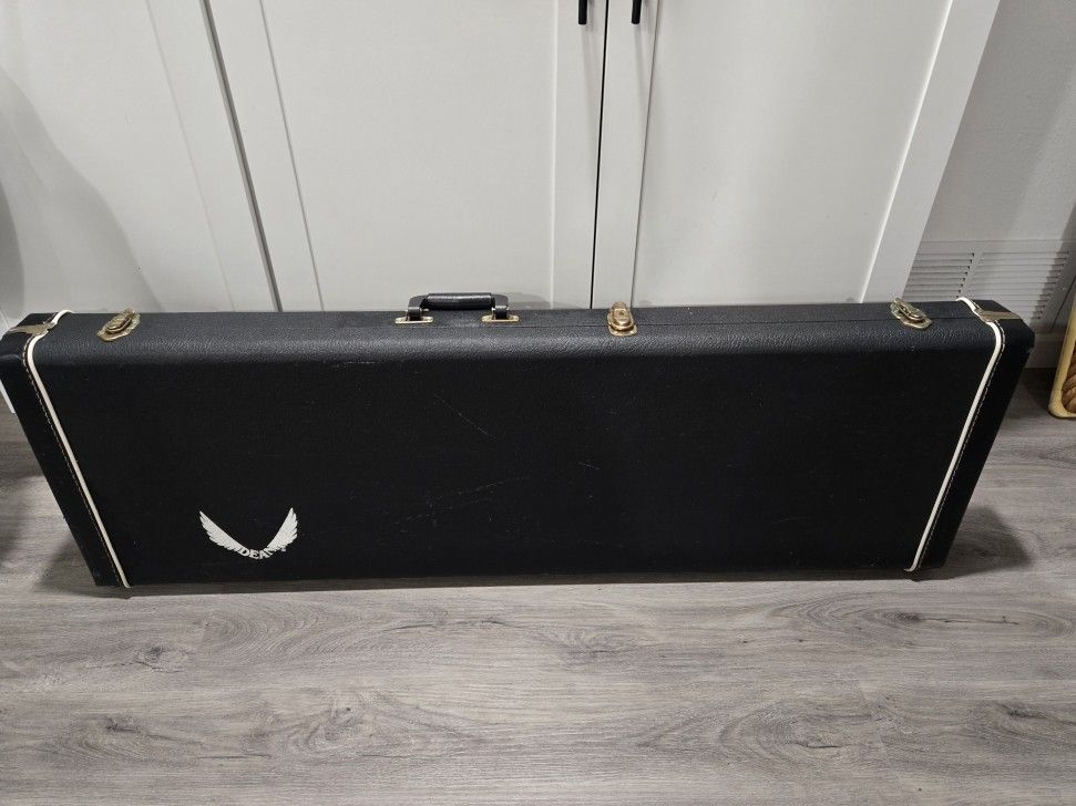 Dean Deluxe Hard Case for Edge Series Bass Guitar