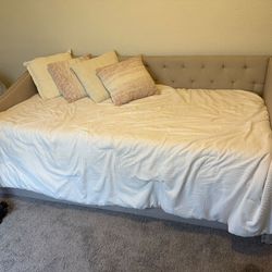 Twin size day bed