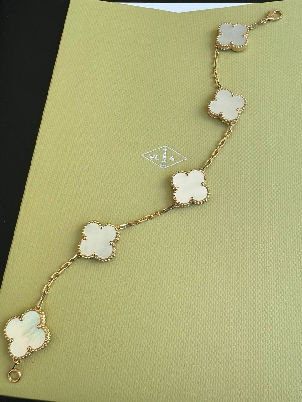 18k yellow gold Van cleef Alhambra style White Mother of pearl 5 motifs clover shape stone bracelet
