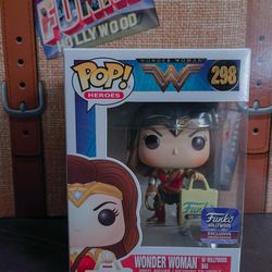 Funko Pop Figure Wonder Woman 298 With Hollwood Bag Exclusive Limited