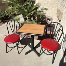 Set Table And Two Chairs 