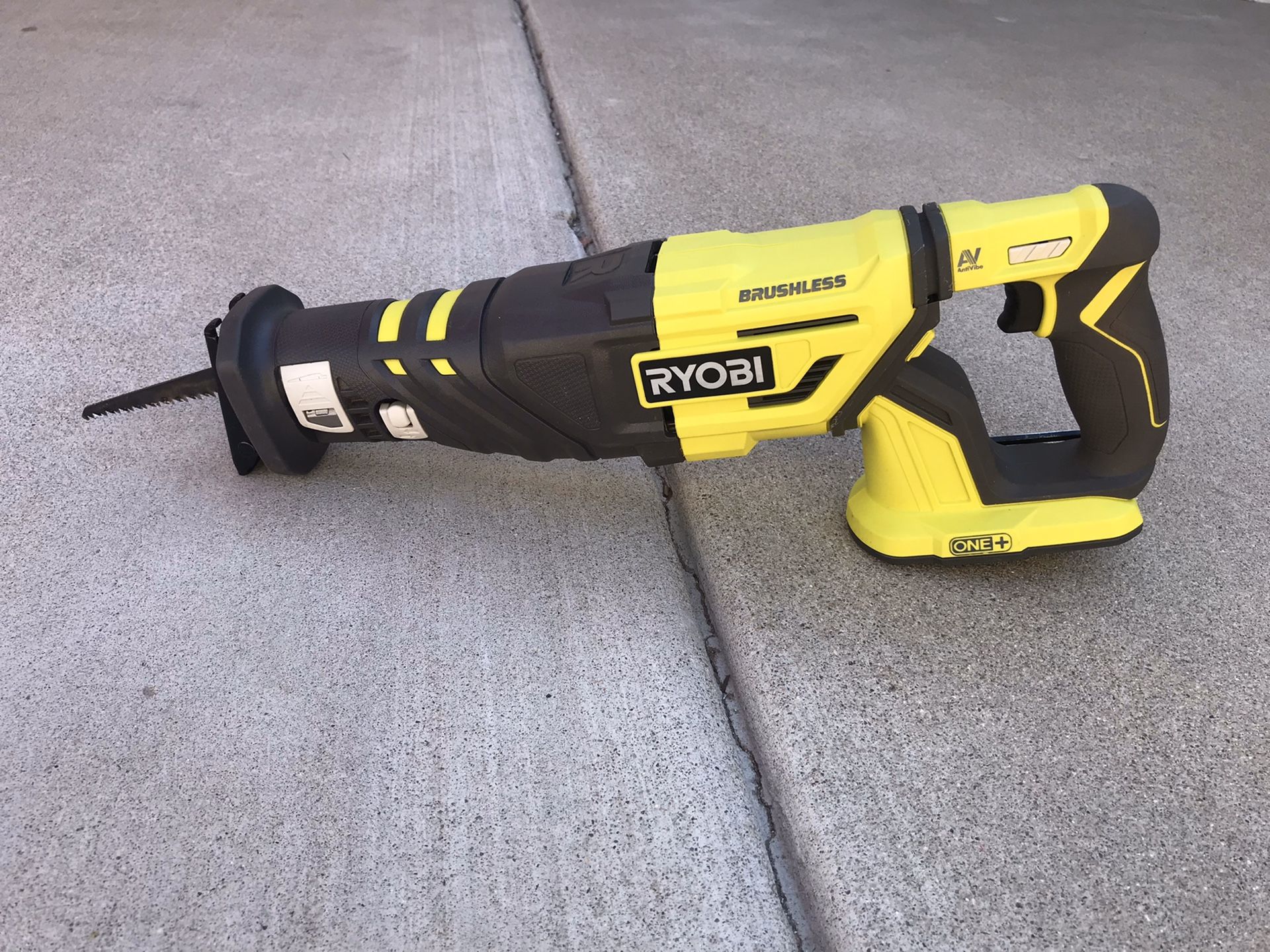 RYOBI 18-Volt ONE+ Cordless Brushless Reciprocating Saw (Tool Only) with Wood Cutting Blade