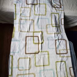 1 geometric pattern on white King sham/pillowcase 100% Cotton 26"*41" net weight 6.3oz

• Made in China
• RN #: 104905 
• MACHINE WASH WARM
• DO NOT B