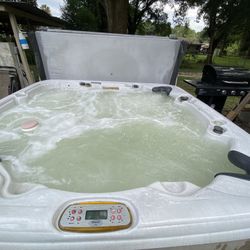 Up Ground Spa For Sale  Give Me An Offer   Working Good 