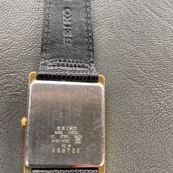 Vintage Seiko Tank Watch Men Gold Tone Rectangle V700-5K39 for