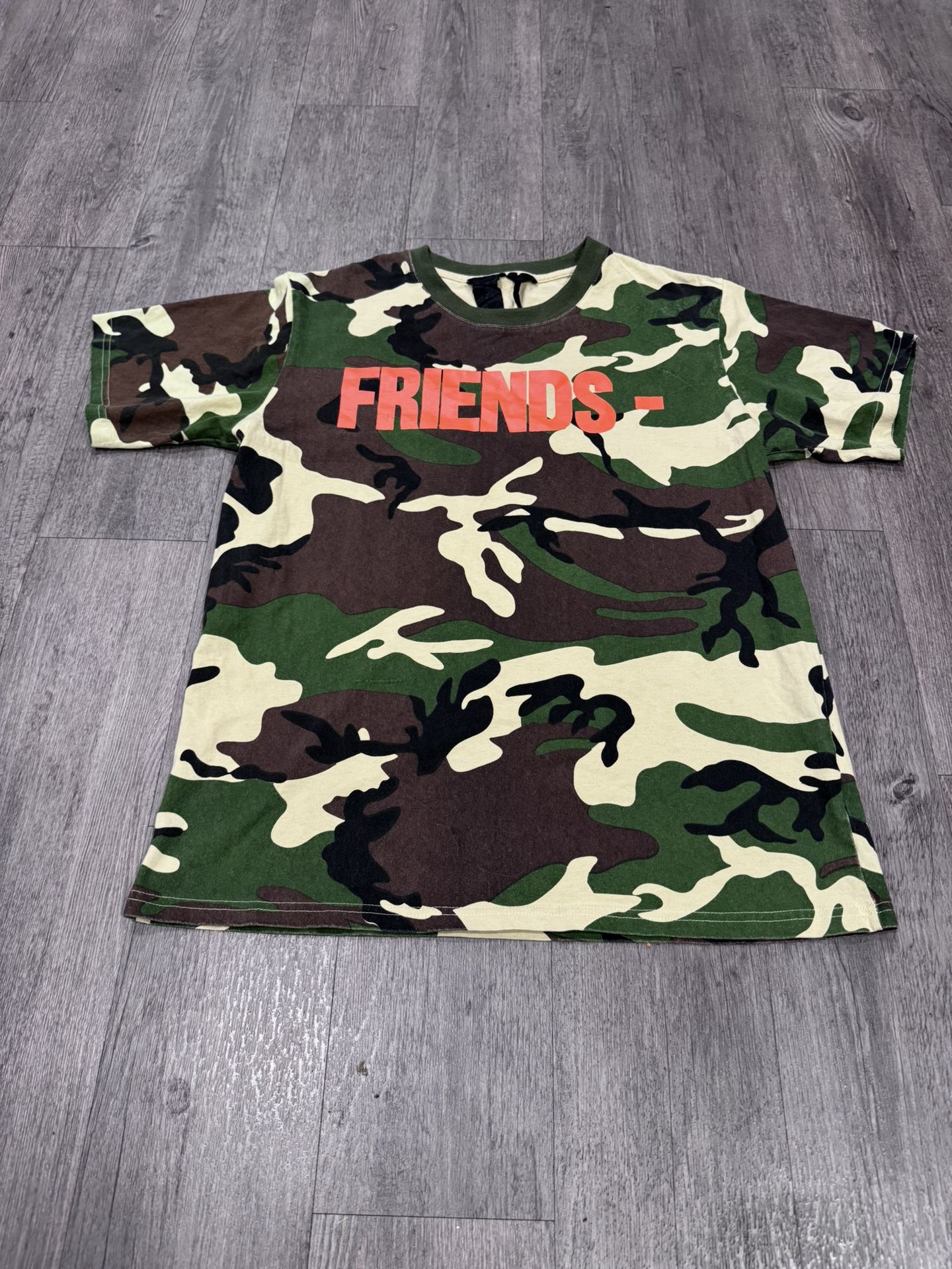Camouflage green/orange FRIENDS Vlone T-shirt