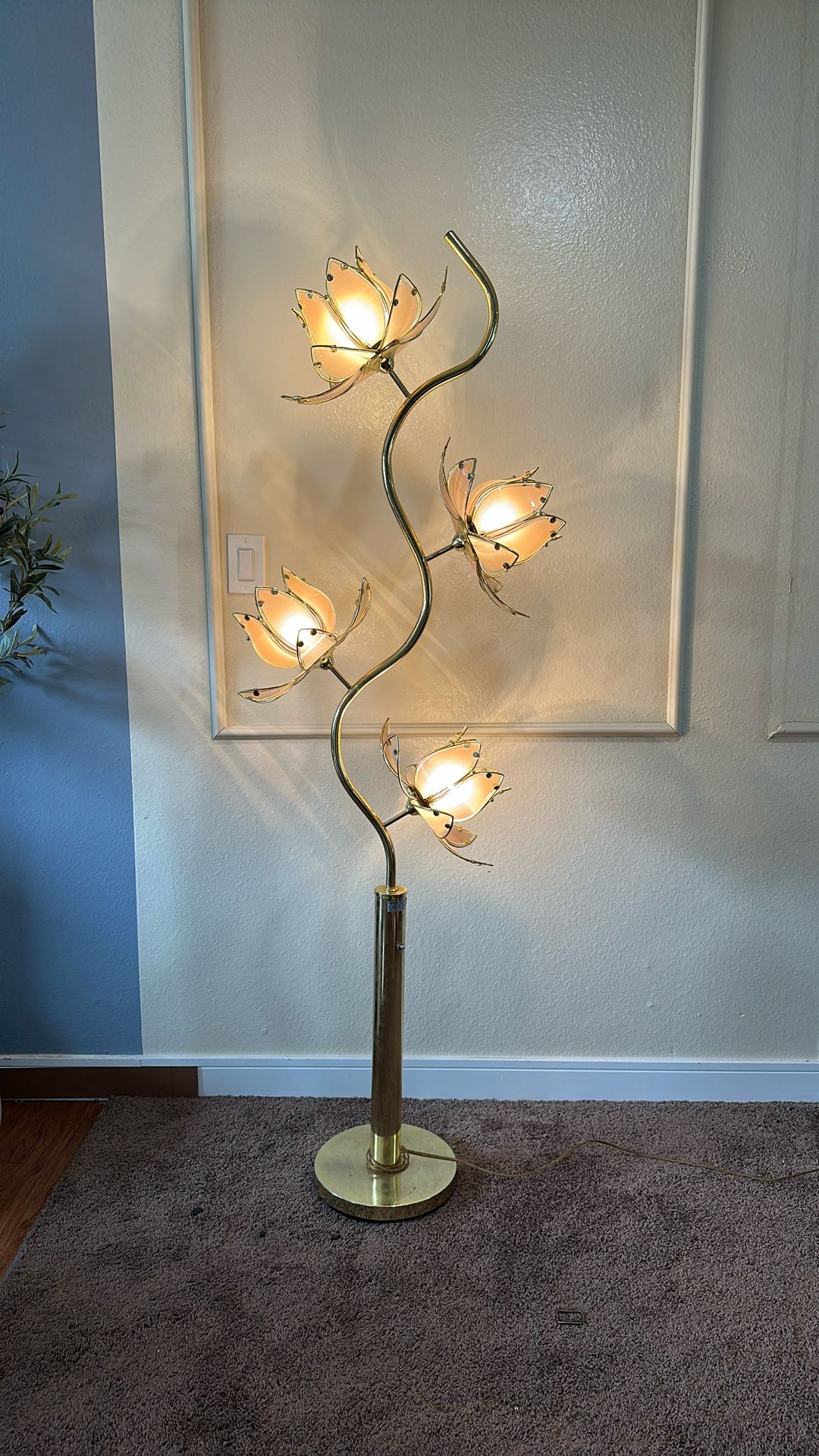 MID CENTURY PINK LOTUS LAMP