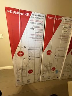 🔥🔥 Frigidaire 7.5 Mini Fridge ( Red )