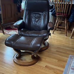 Recliners, Stressless with Footstools 