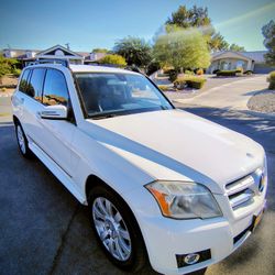 2010 Mercedes Benz GLK350.  One Owner, Low Miles