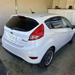 2013 ford fiest se