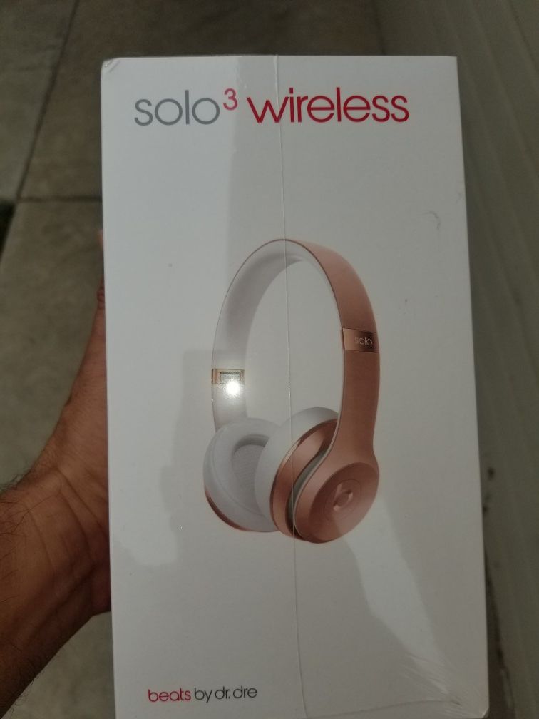 Beats solo3 wireless special edition
