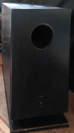 Onkyo powered subwoofer model# SKW-520, 150w