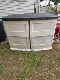 Price is firm.. Rubbermaid storage shed