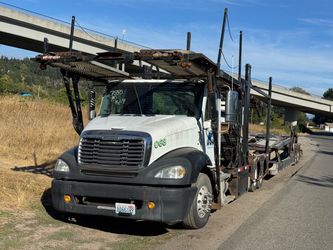2007 Freightliner Columbia 112 + 9-Car Boydstun Hauler — CAT C12  2007 Freightliner Columbia 112 • CAT C12 12.5L diesel • 480,000 miles • 9-car Boydst