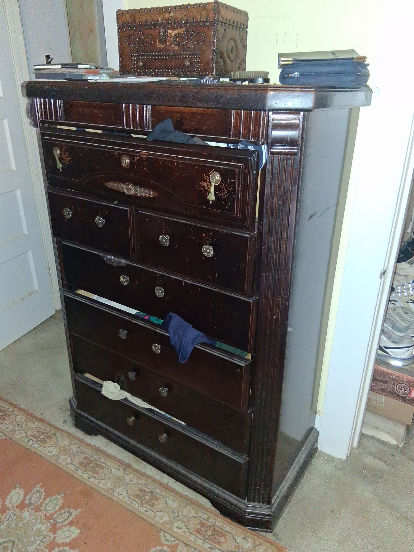 Dresser chest