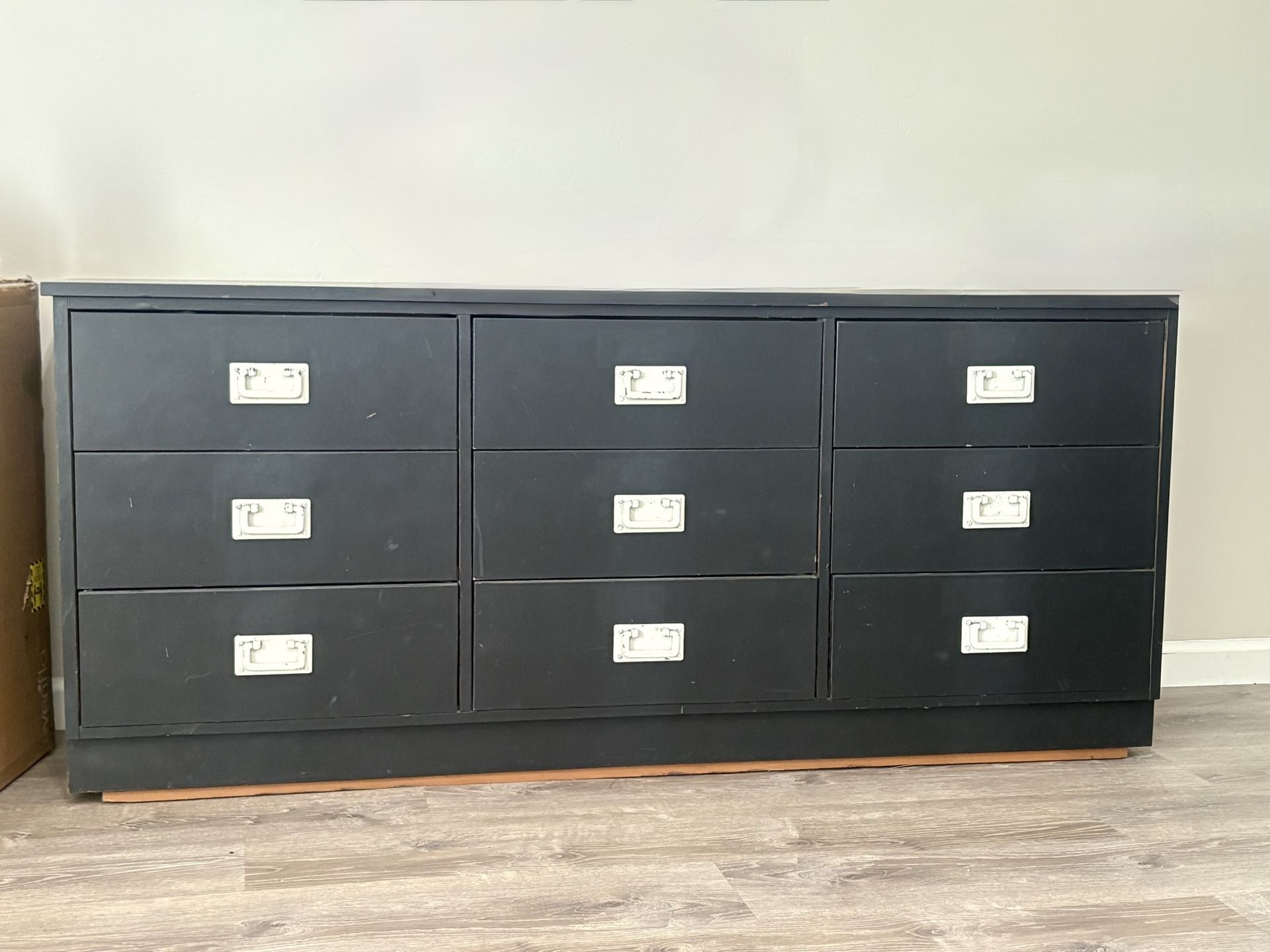 Dresser