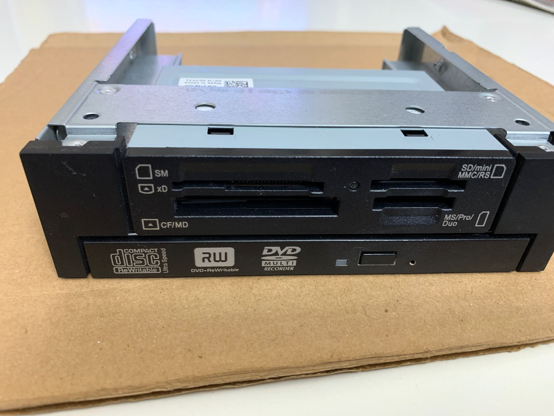 Desktop DVD RW drive and multi card reader slot
