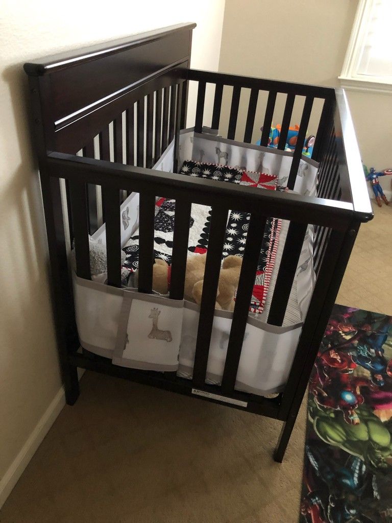 Like New Baby Crib With Mattress