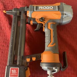 RIDGID R150FSF3 18GA 1-1/2" Finish Stapler Nail Gun Tool