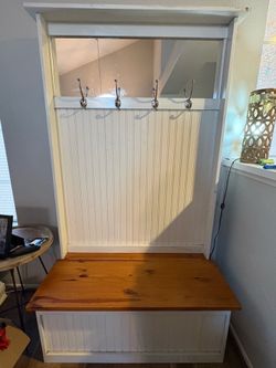 Tree Hall with bench organizer