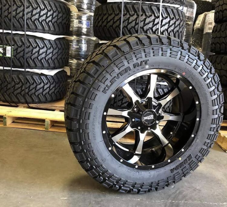20x10 MO970 5x127/5x139.7 Jeep Dodge 1500 33” MT wheel and tire package 📦