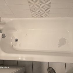 We paint all types of bathtubs in the Denver

area