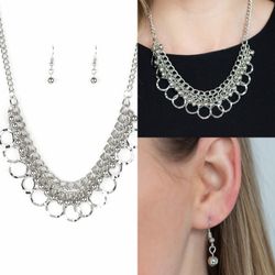 Ring Leader Radiance - Silver Necklace and Earring Set