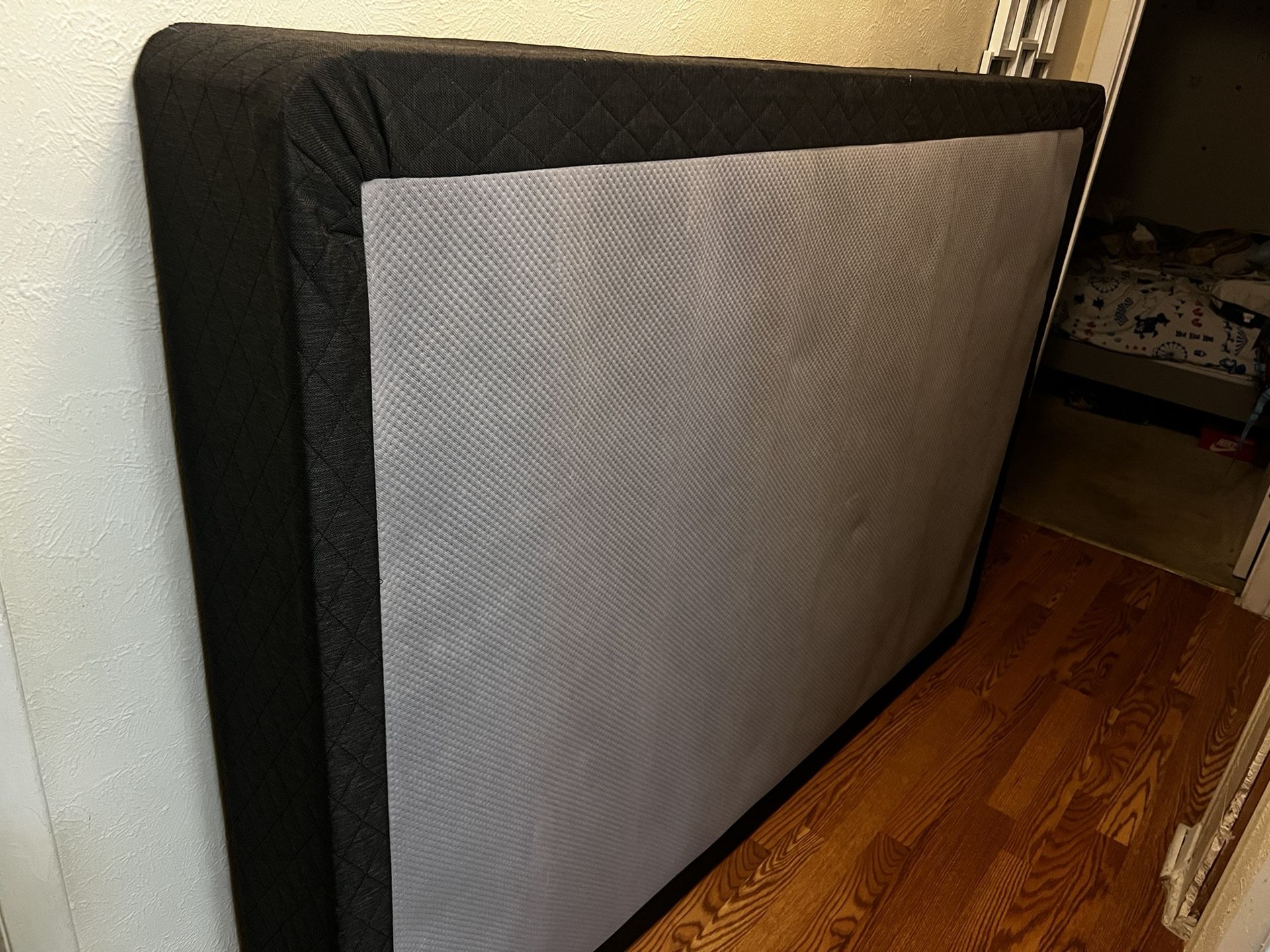 Bed Box Spring  (Full) 