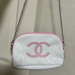 Channel purse and phone holder 