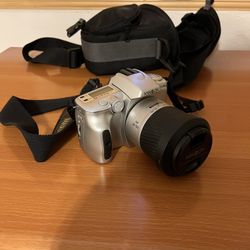 Minolta Maxxum 50 Camera